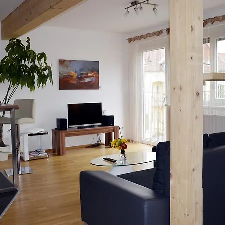 Mit Grossem Balkon Apartment *